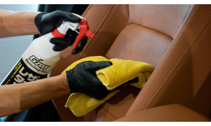 Советы по уходу за кожаным салоном автомобиля